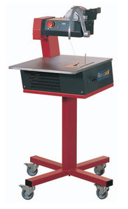 ماشین بسته بندی دارای حرکت  پیوسته  | دارای حرکت متناوب | مورد استفاده در محصولات استوانه ای