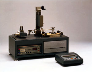 تحلیل گر خواص سطحی